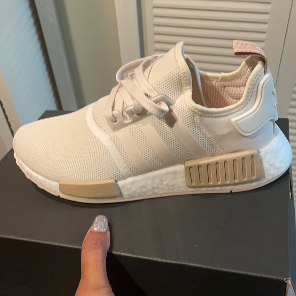 Adidas women shoes never worn… great condition